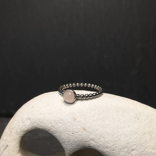 Small Dot Rosa quartz