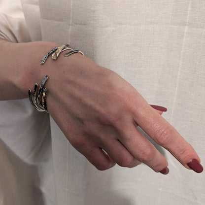 Åben Armring med Guld detaljer